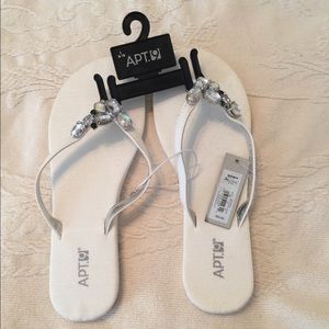 White flip flops with jewels. NWT. Size L 9-10